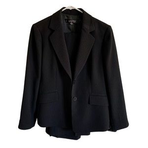 Kasper 2-piece suit Black and Tan stripe lined s 14petite